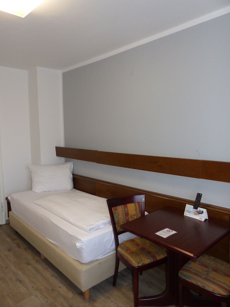 

Roma - Germering - Hotel Pension Köberl