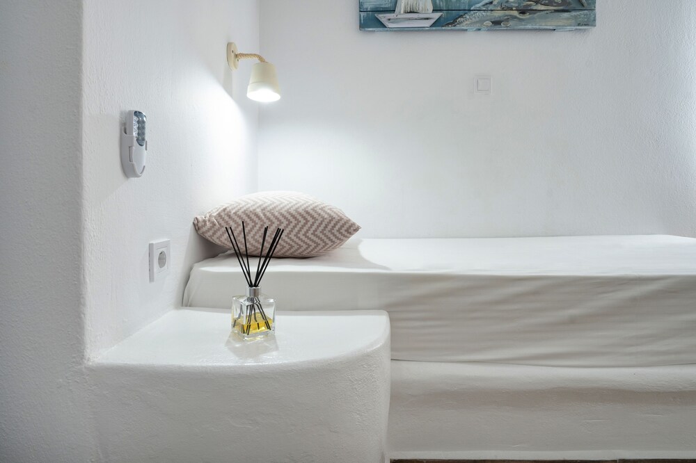 

Milano - Naousa, Paros - Hotel Iris