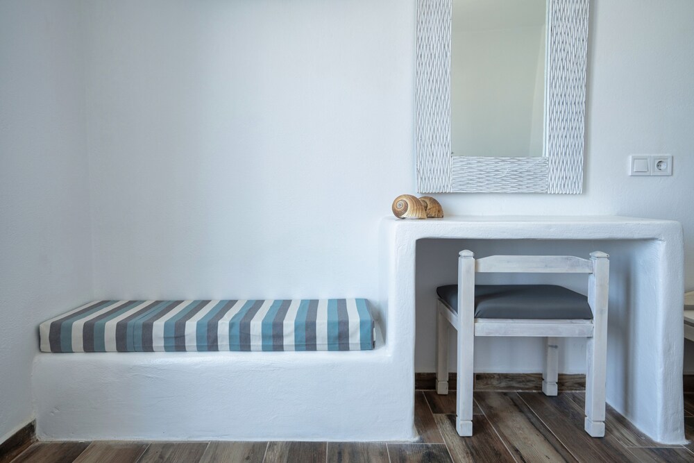 

Milano - Paros - Hotel Iris