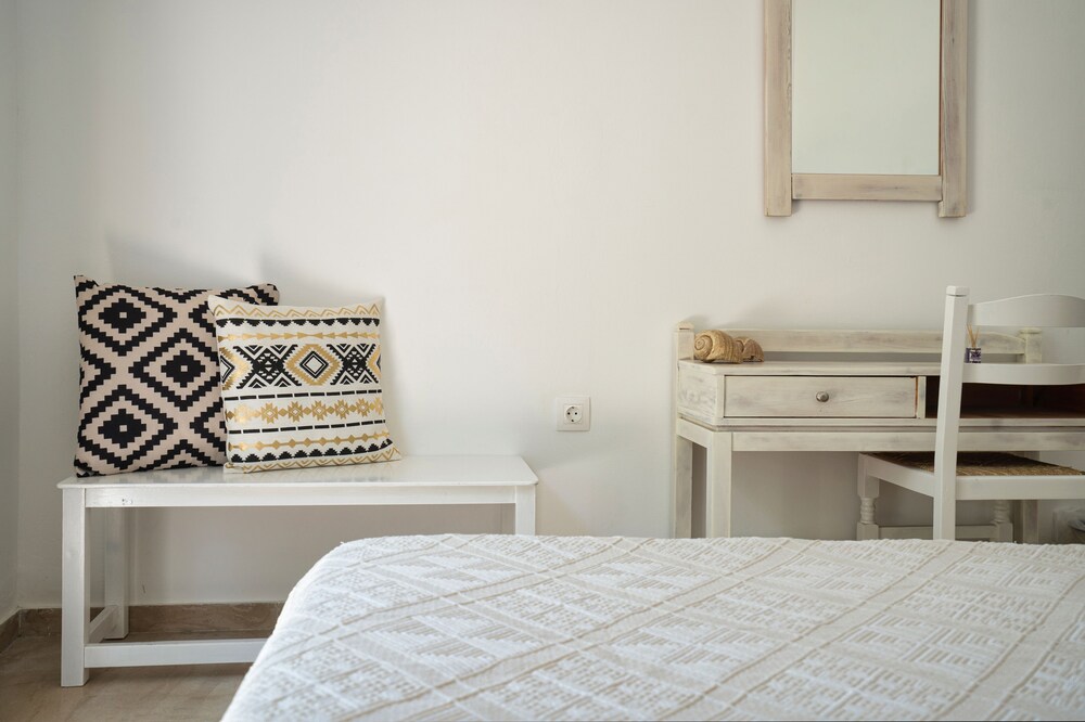 

Milano - Paros - Hotel Iris