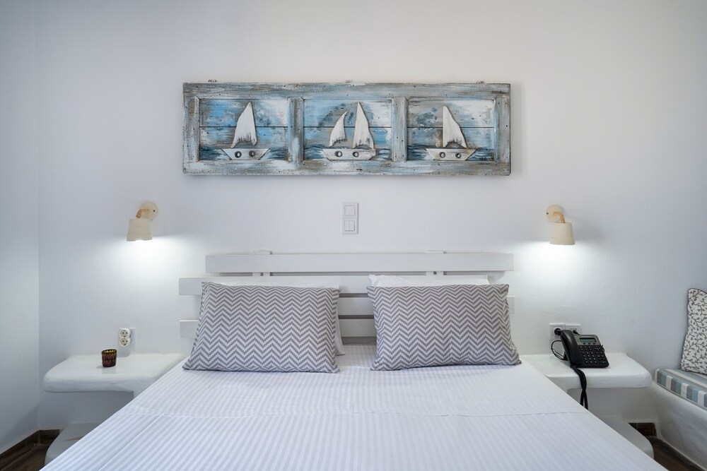 

Milano - Paros, Isole Greche - Hotel Iris