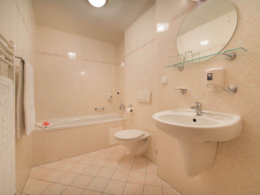 

Milano - Karlovy Vary - EA Hotel Elefant