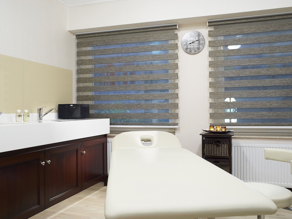 

Roma - Jenišov - EA Hotel Elefant