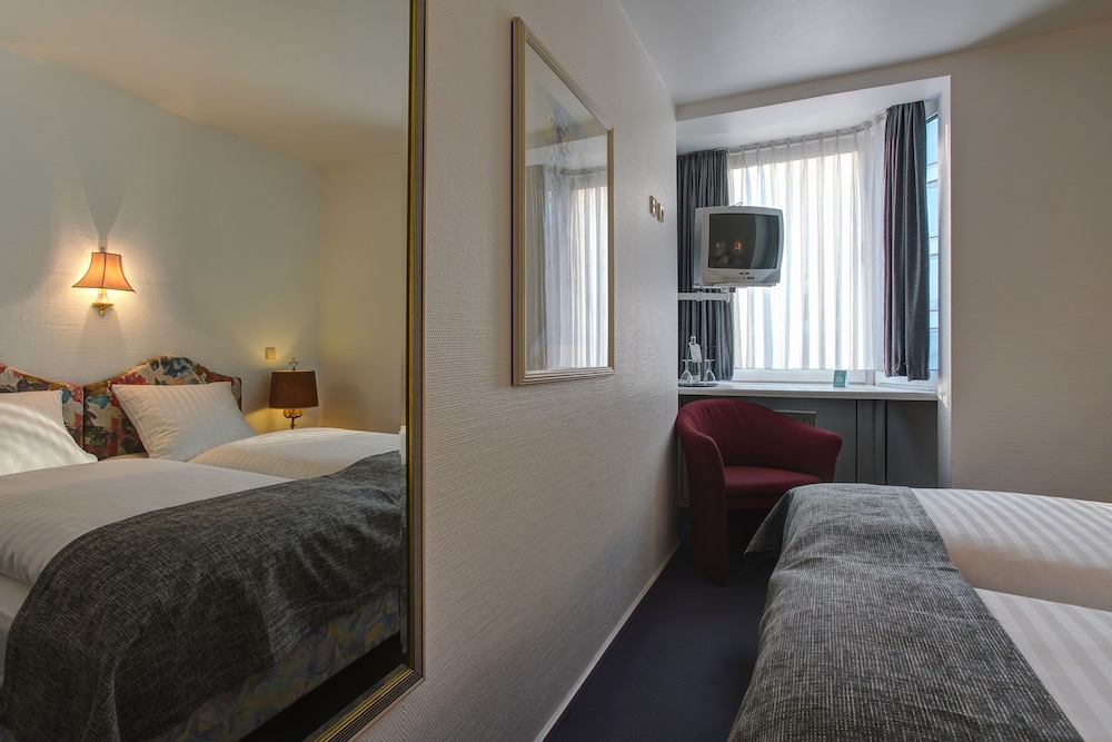 

Napoli - Colonia - Centro Hotel Arde Koln, Trademark Collection by Wyndham