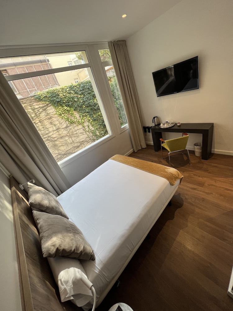

Cagliari - Sant Cugat del Vallès - Vilana Hotel Boutique