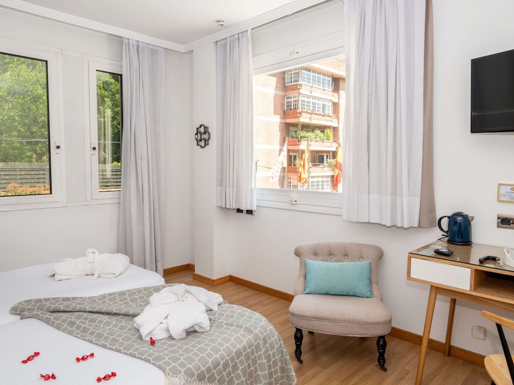 

Pisa - Aeroporto di Barcellona - El Prat de Llobregat - Vilana Hotel Boutique
