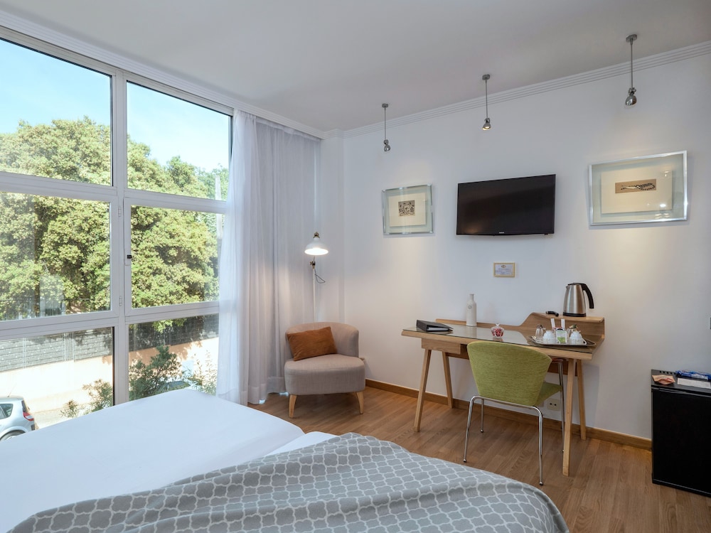 

Trieste - Aeroporto di Barcellona - El Prat de Llobregat - Vilana Hotel Boutique