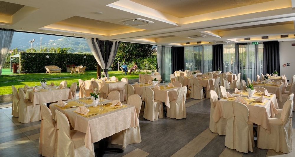 

Napoli - Lago di Garda, Laghi Italia - Hotel Campagnola
