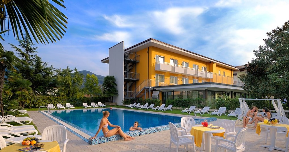 

Catania - Riva del Garda - Hotel Campagnola