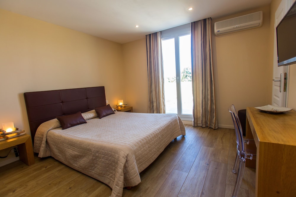 

Napoli - Calvi - Hotel Cesario