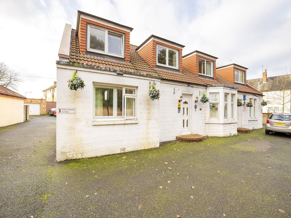 

Catania - Leith - Arden Guest House, Craigmillar Castle Edinburgh