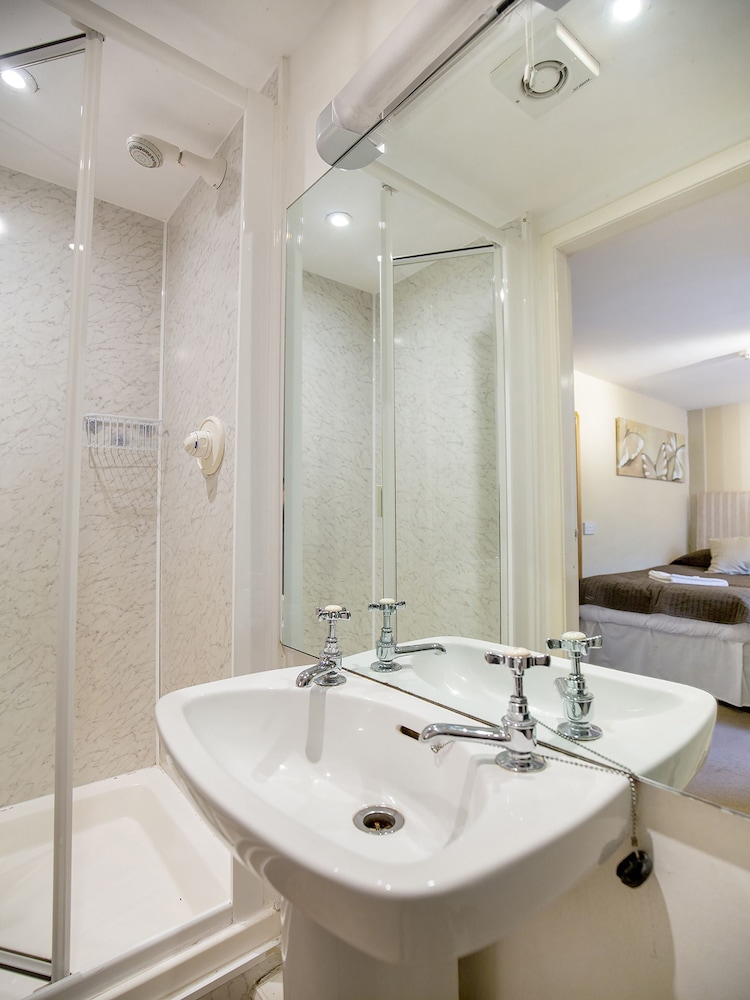 

Milano - Roslin - OYO Arden Guest House, Craigmillar Castle Edinburgh