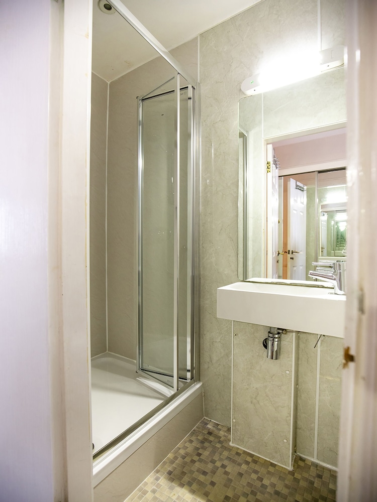 

Catania - Leith - Arden Guest House, Craigmillar Castle Edinburgh