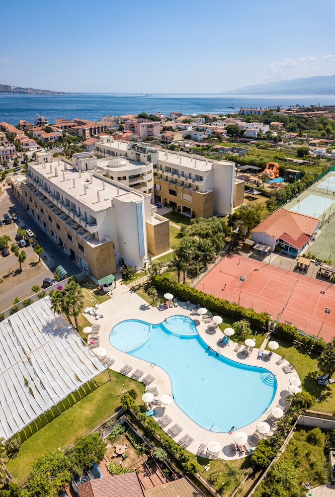 

Bari - Scilla - Capo Peloro Hotel