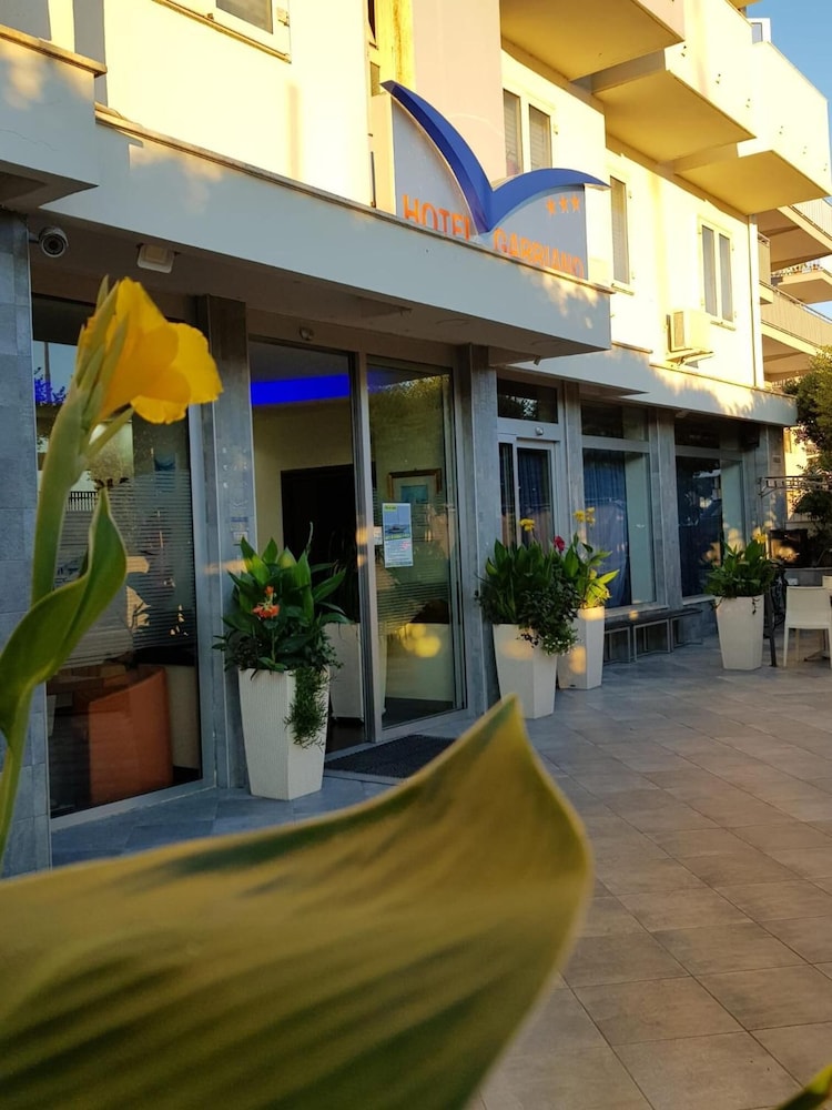 

Milano - Mola di Bari - Hotel Gabbiano
