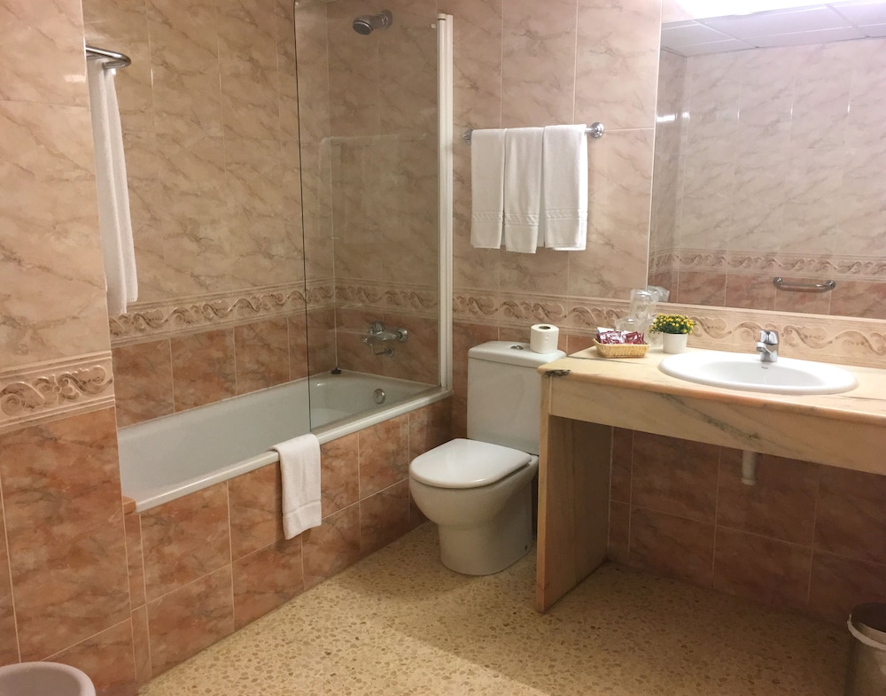 

Bari - Cadaqués - Hotel Octavia