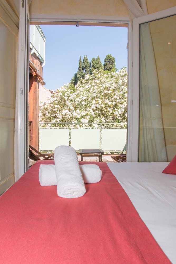 

Roma - Sainte-Maxime - Hôtel & Spa La Villa