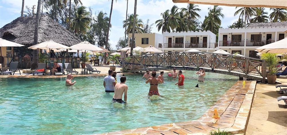 

Roma - Marumbi - Zanzibar Bay Resort