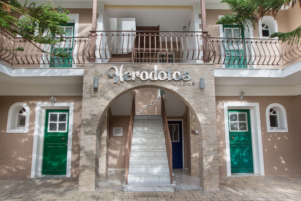 

Milano - Keri - Herodotos Studios