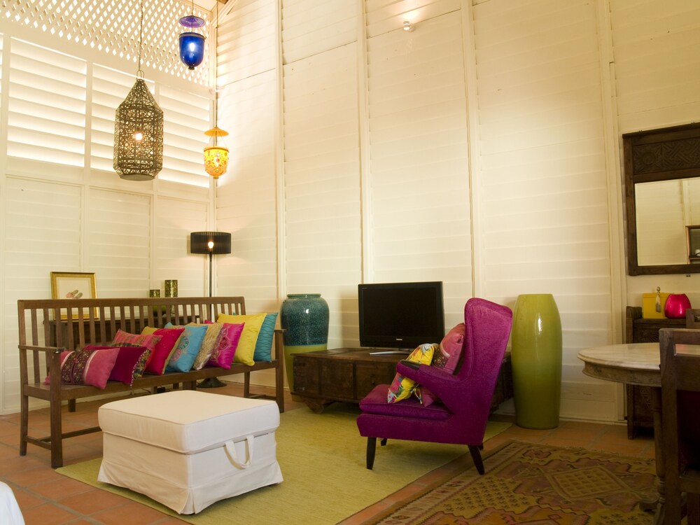 

Roma - Pantai Cenang - Bon Ton Antique Wooden Villas