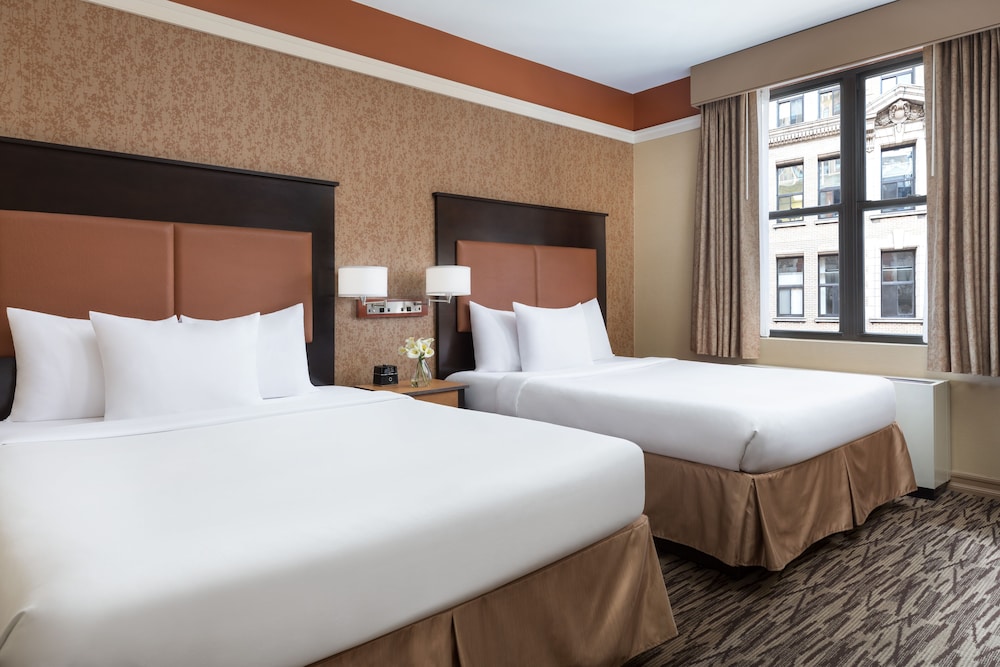 

Bologna - Jersey City - The Hotel at Fifth Avenue