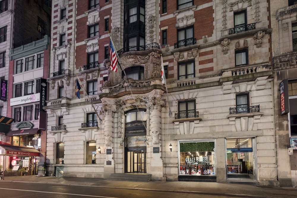 

Roma - Jersey City - The Hotel at Fifth Avenue