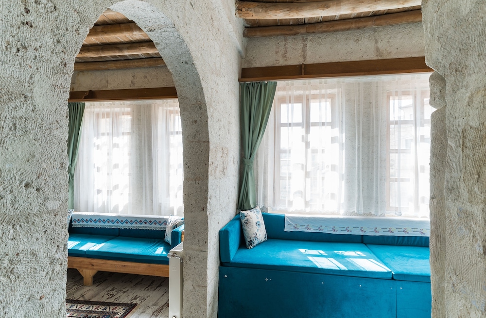 

Catania - Nevsehir - Atilla's Cave Hotel