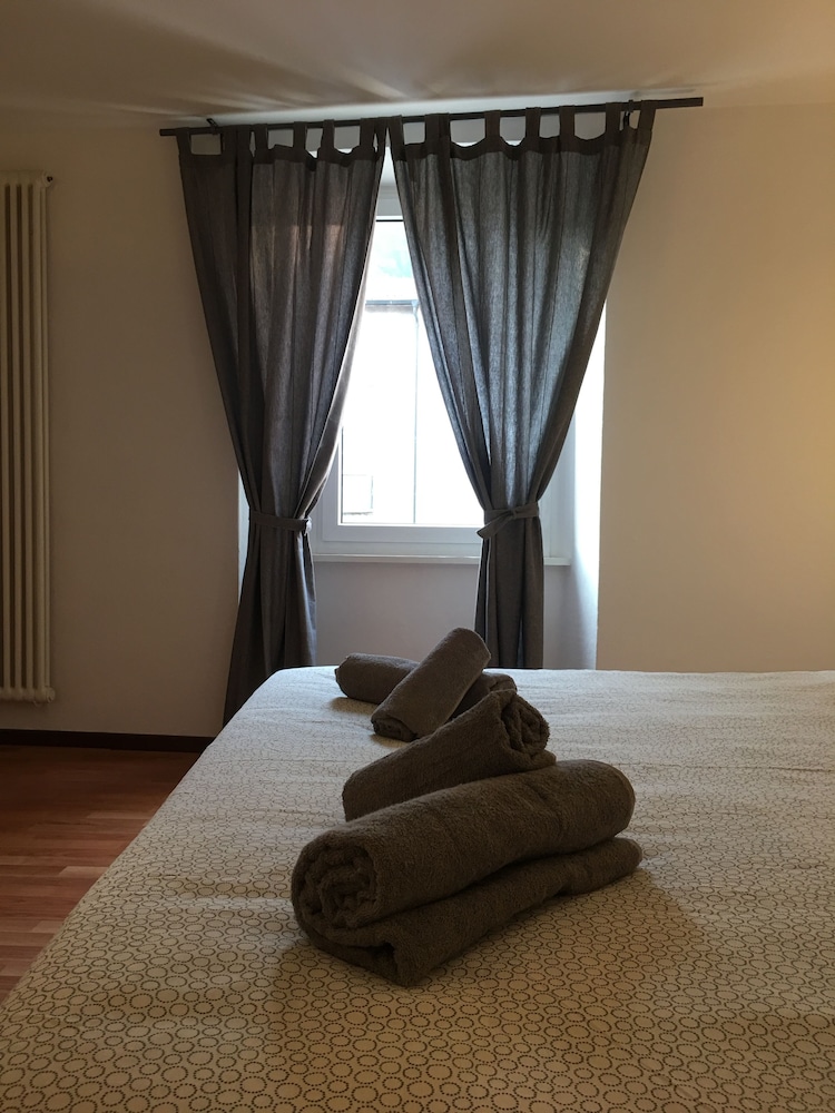 

Napoli - Lago Maggiore, Laghi Italia - Albergo Ristorante Belcantone