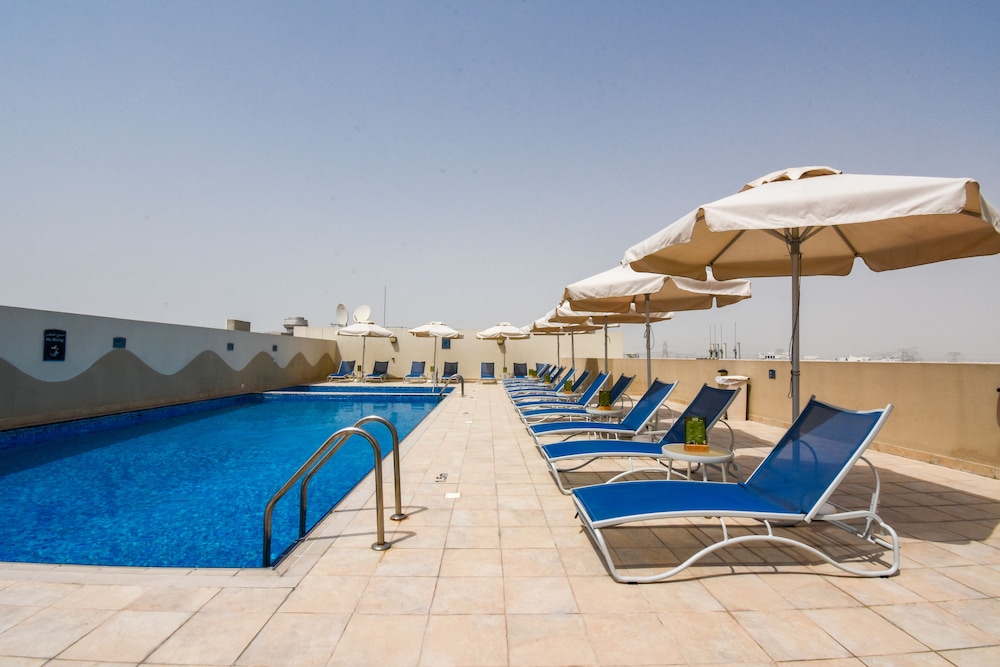 

Napoli - Dubai - Premier Inn Dubai Investments Park