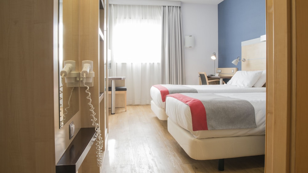 

Palermo - Barbera Del Valles - Holiday Inn Express Barcelona - Sant Cugat