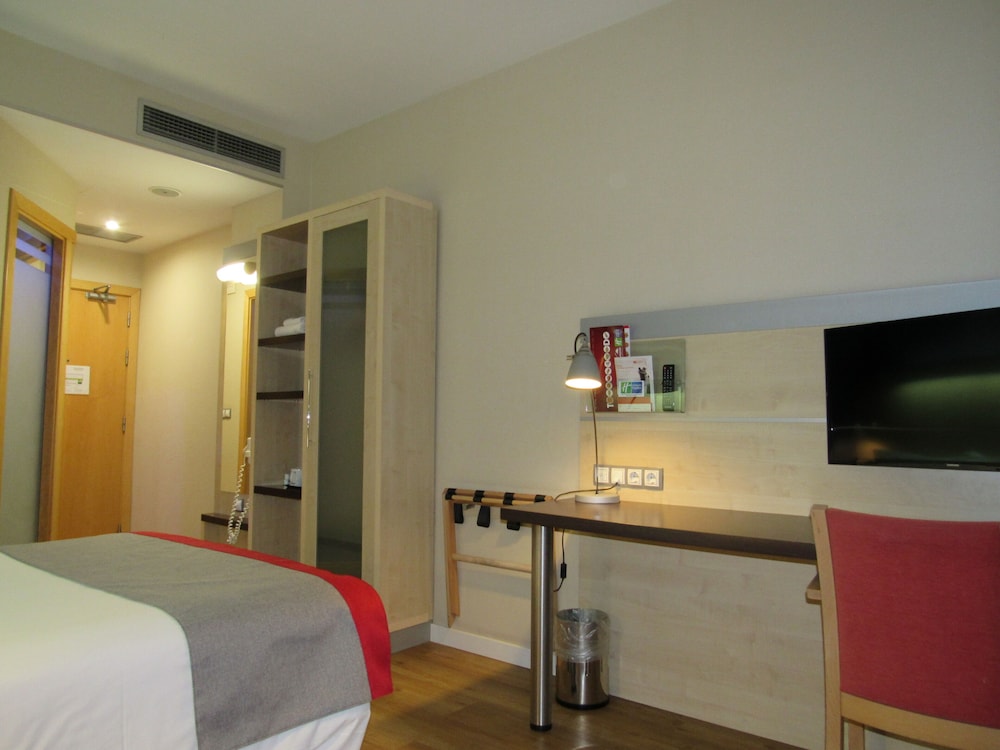 

Cagliari - Barbera Del Valles - Holiday Inn Express Barcelona - Sant Cugat