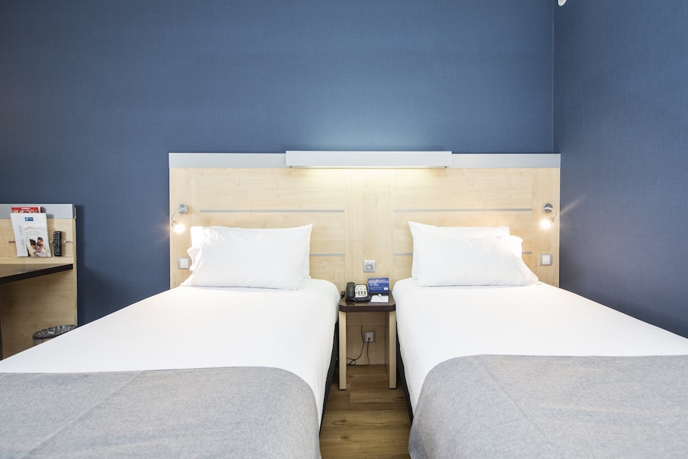 

Milano - Barbera Del Valles - Holiday Inn Express Barcelona - Sant Cugat