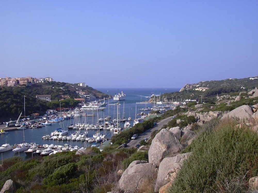 

Brindisi - Capo Testa - Santa Teresa di Gallura - Hotel Canne al Vento