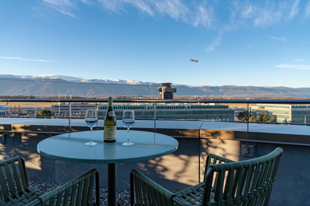 

Roma - Lancy - Nash Suites Airport Hotel