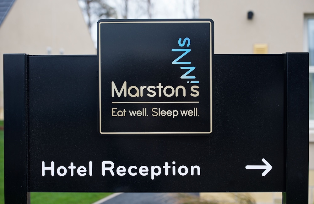 

Napoli - Livingston - Chain Runner, Livingston by Marston's Inns