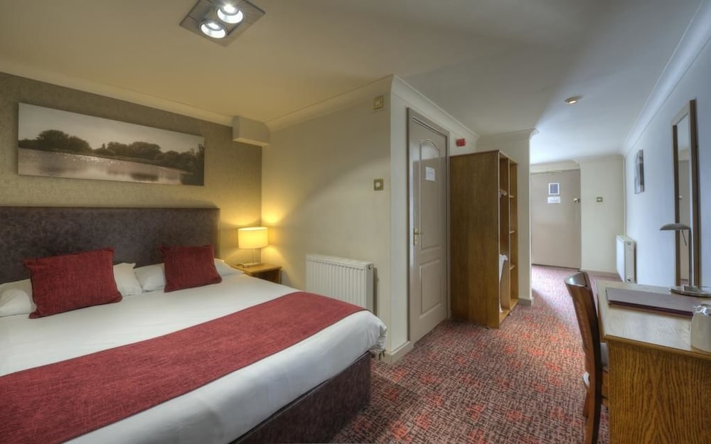 

Roma - Retford - The Elms Hotel