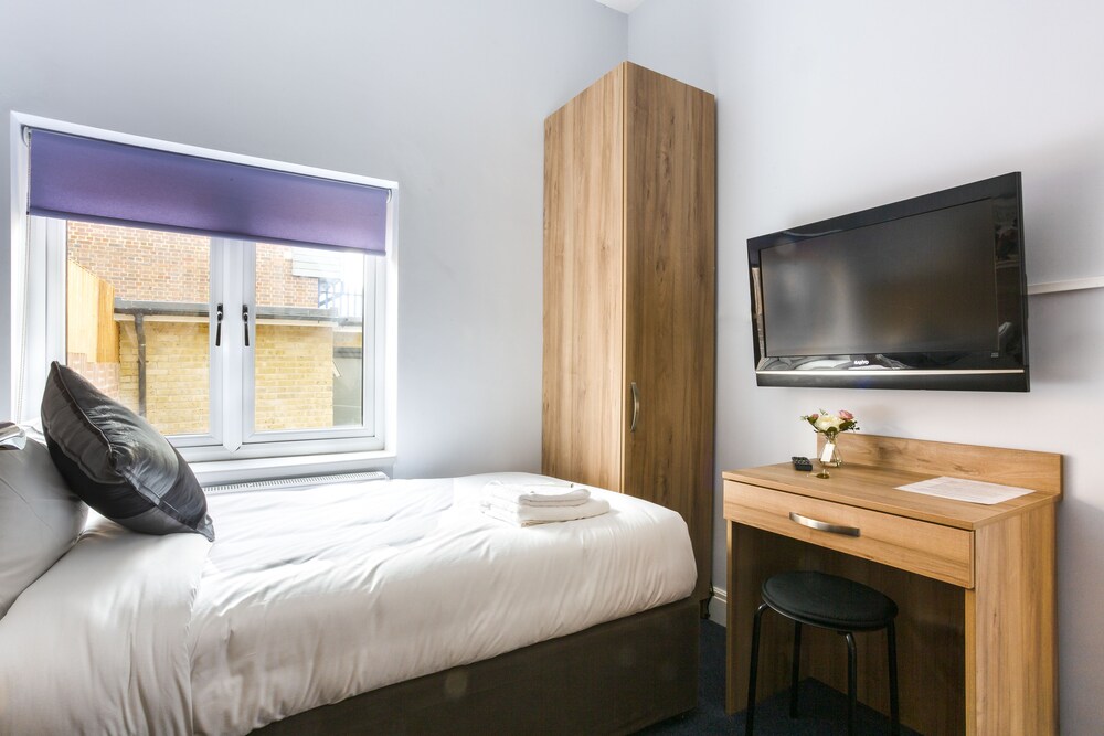 

Torino - Dagenham - Wellesley Hotel