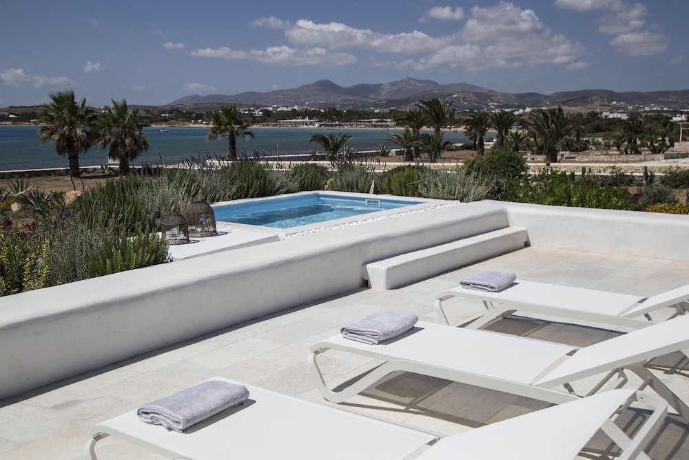 

Firenze - Naousa, Paros - The Sand Collection Villas