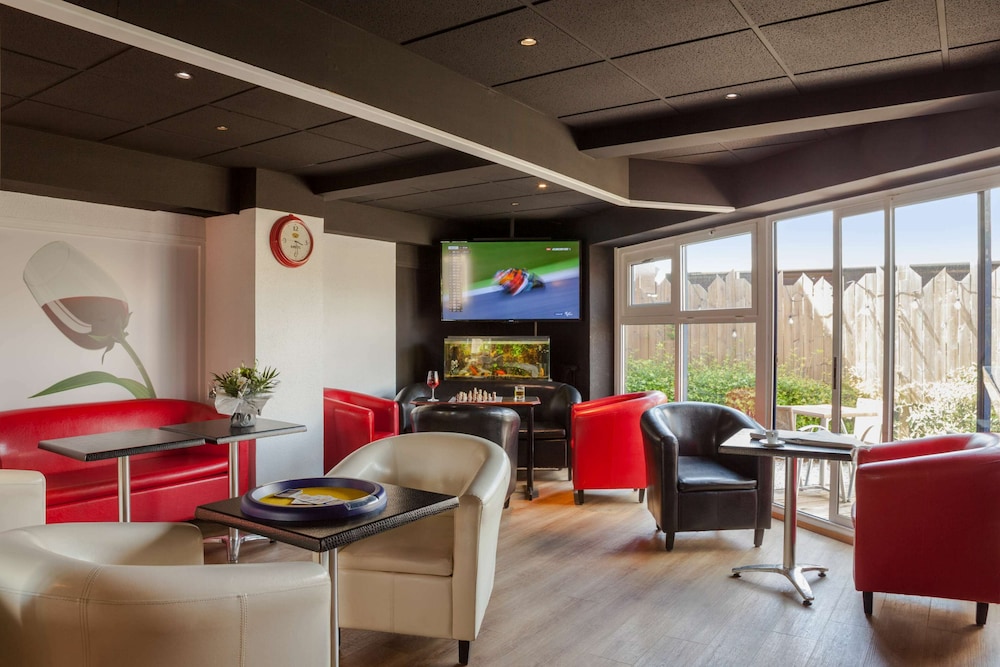 

Bologna - Rennes - Kyriad Direct Rennes Ouest