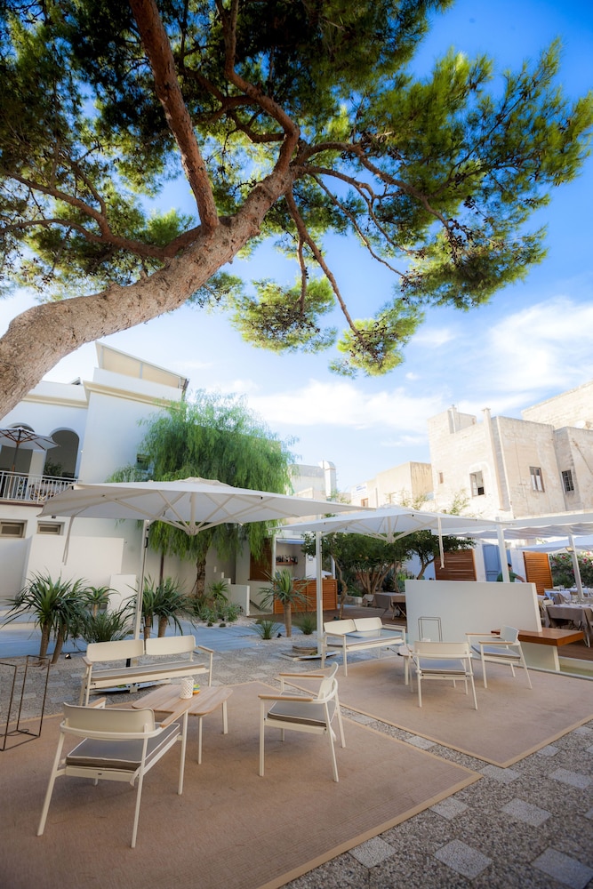 

Ancona - Isole Egadi, Sicilia - Aegusa Hotel