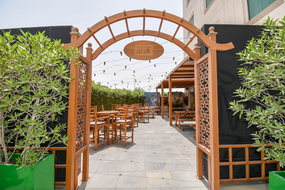 

Cagliari - Dubai - Premier Inn Dubai Investments Park