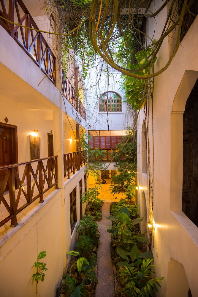 

Catania - Zanzibar Town - The Seyyida Hotel And Spa