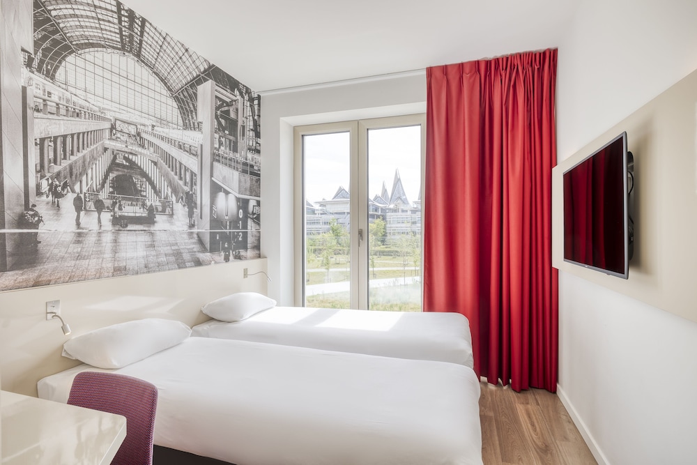 

Pisa - Anversa - B&B HOTEL Antwerpen Zuid