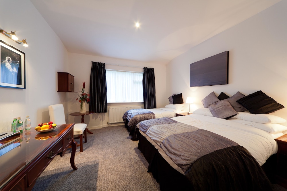 

Milano - Bettystown - The Glenside Hotel