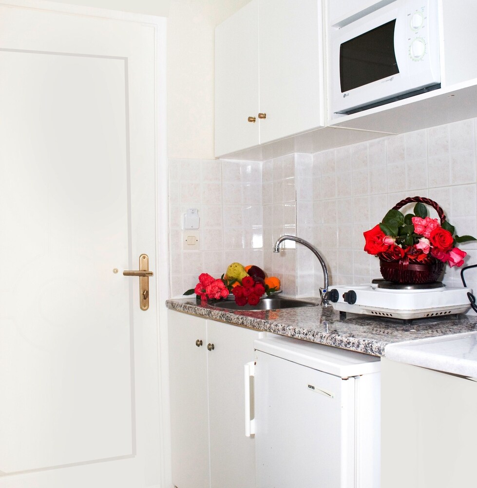 

Catania - Lithakia - Paradise Apartments