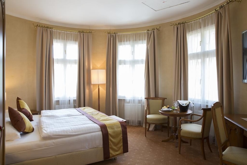 

Roma - Baden bei Wien - Hotel Sacher Baden
