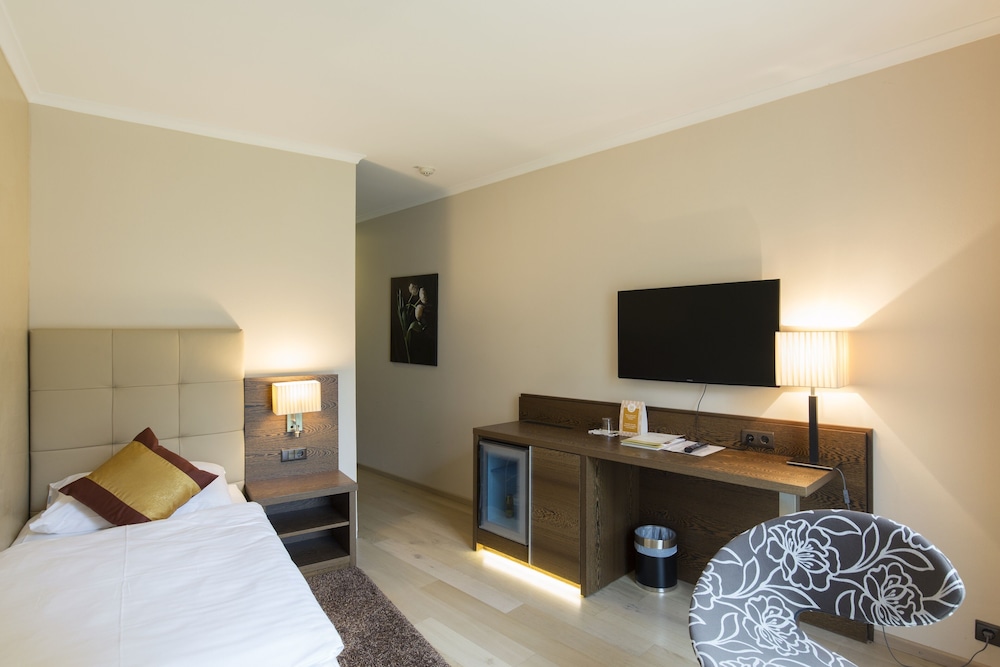 

Napoli - Baden bei Wien - Hotel Sacher Baden