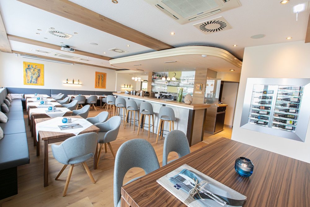 

Napoli - Groß-Enzersdorf - Reinisch Just Rooms