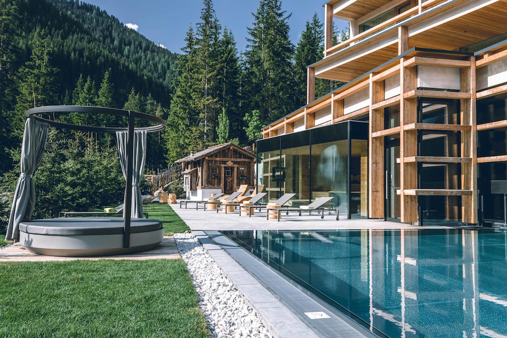 

Napoli - Corvara in Badia - Hotel Cristallo - Wellness Mountain Living