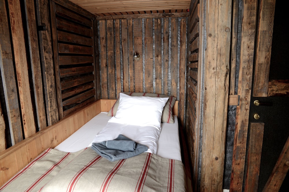 

Milano - Longyearbyen - Basecamp Hotel